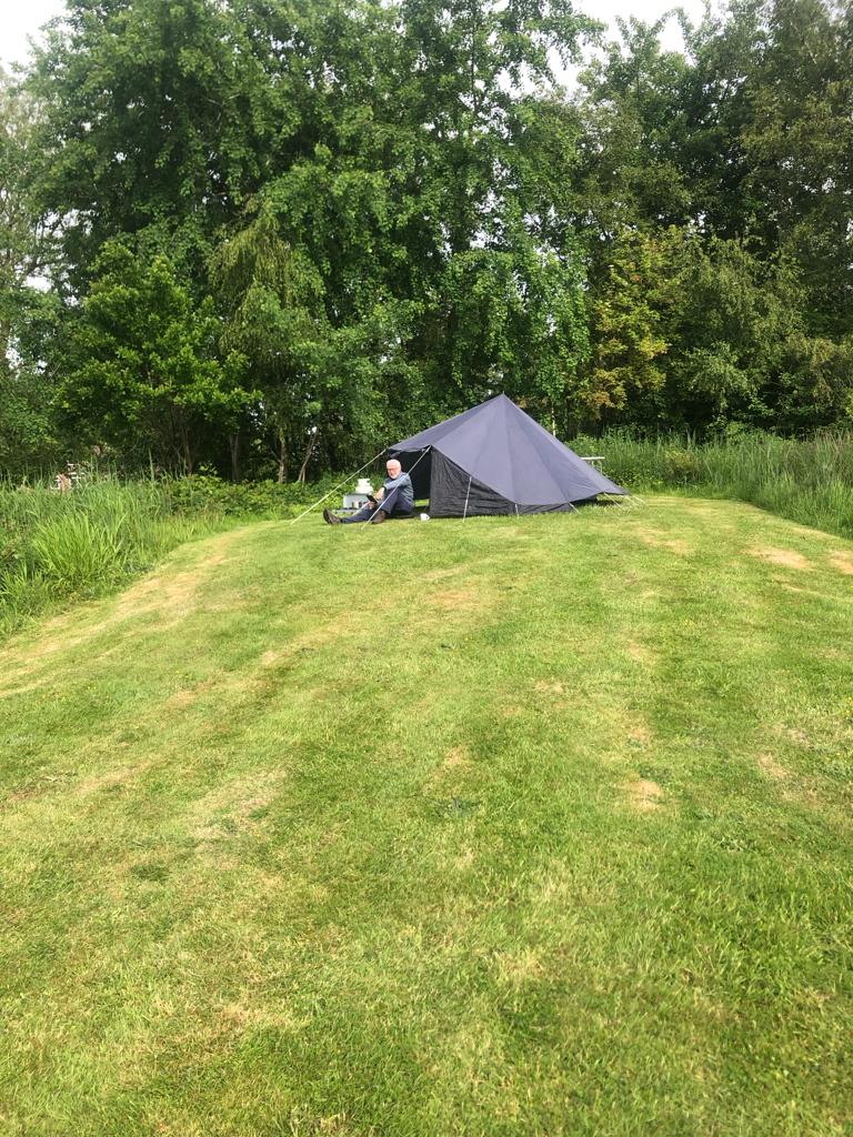 Ruime kampeerplaats met veel privacy